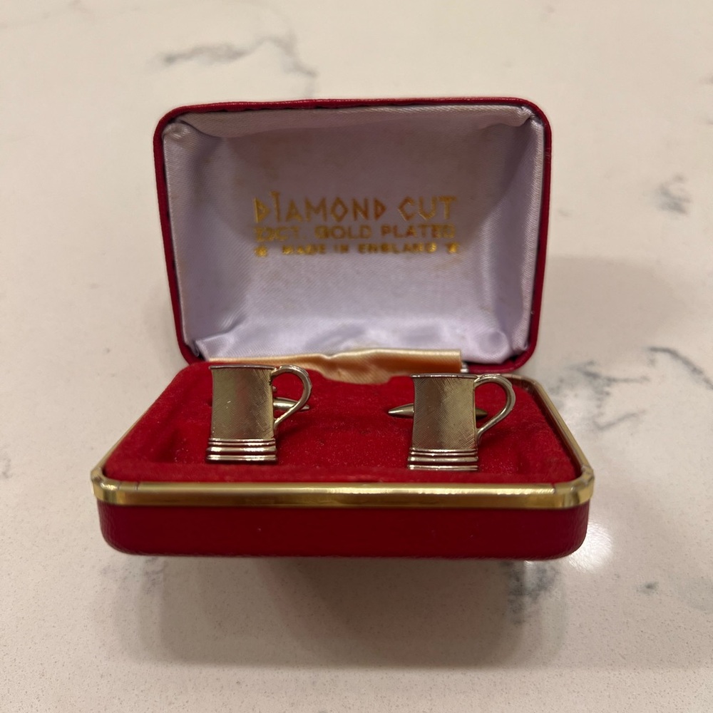 Vintage boxed Pale Gold Tone Beer Tankard Cufflinks